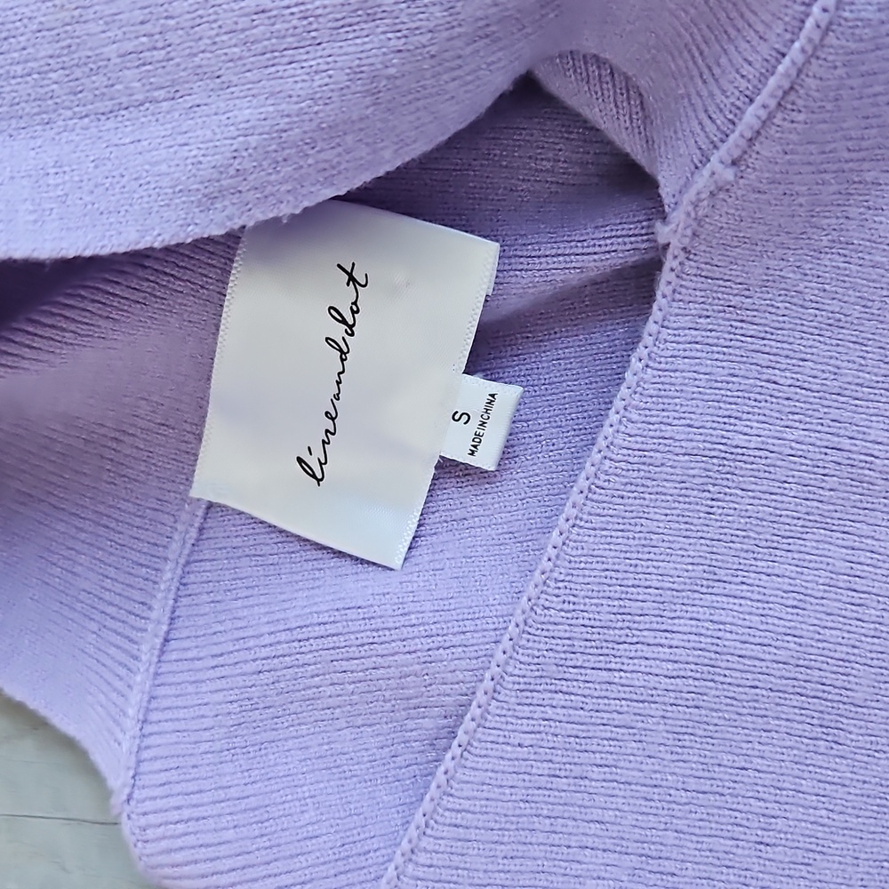 Line & Dot Sweater - Picture 2 of 4
